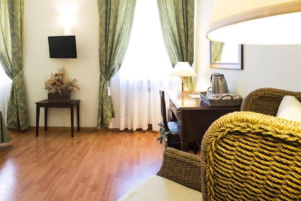 Hotel Lauri Macerata Exterior photo